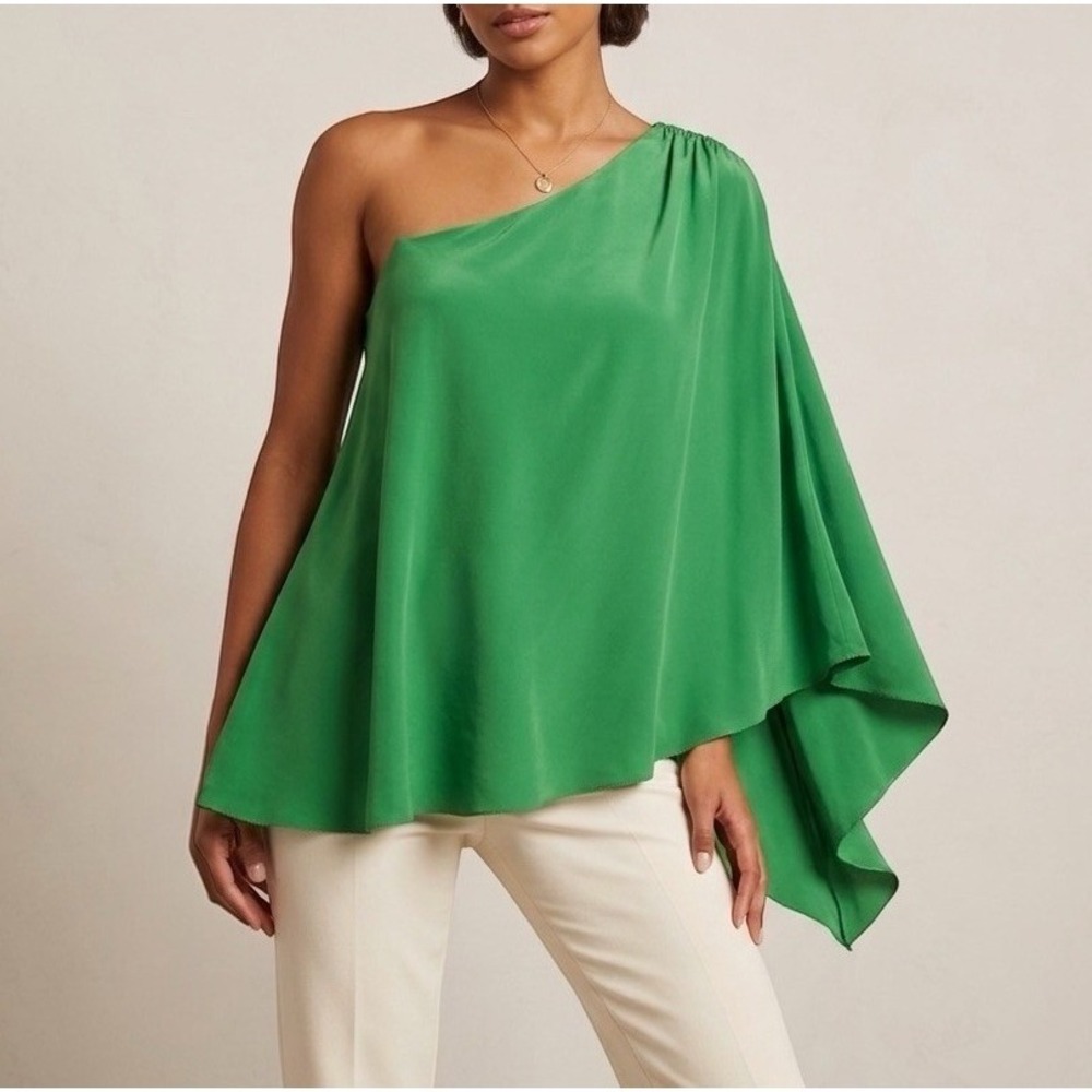Trina Turk Women's 100% Silk Kelly Green Off Shoulder Flowy Blouse Preppy